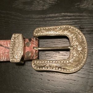 Montana West pink Camo revolver belt with silver accents 35” waist